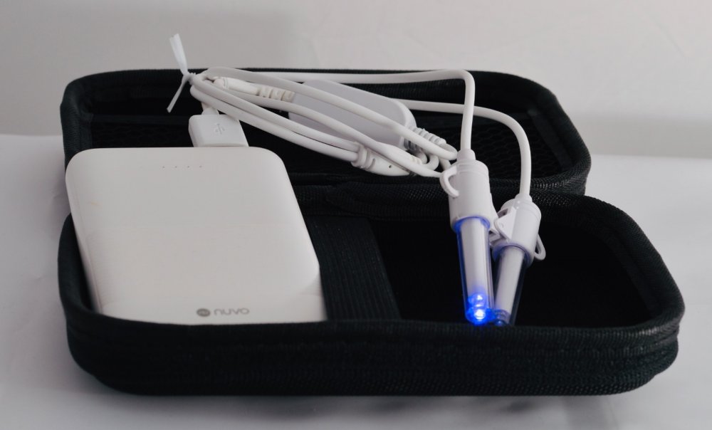 Prístroj na báze modrého LED A UV proti baktériám a vírusom