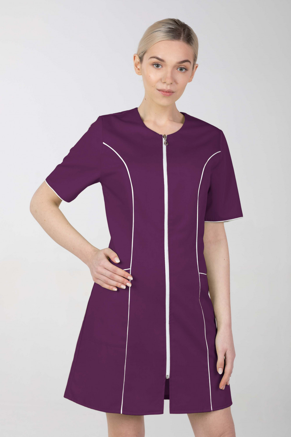 Dámske zdravotnícke šaty na zips M-173C, slivková